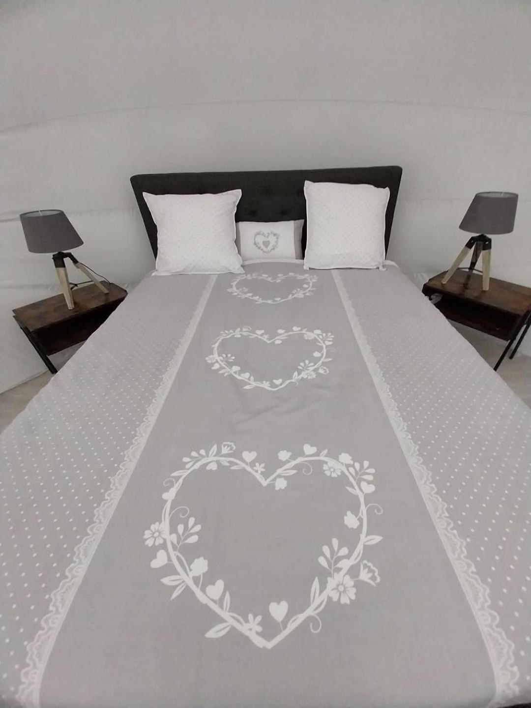 La Bubble Hotel La Salvetat-Peyrales Екстериор снимка